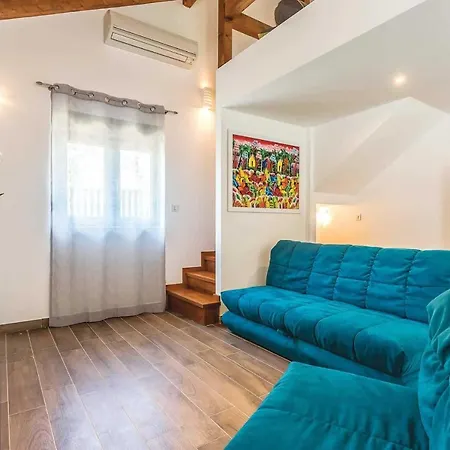 Sleeps 7 Air Con Wifi Split