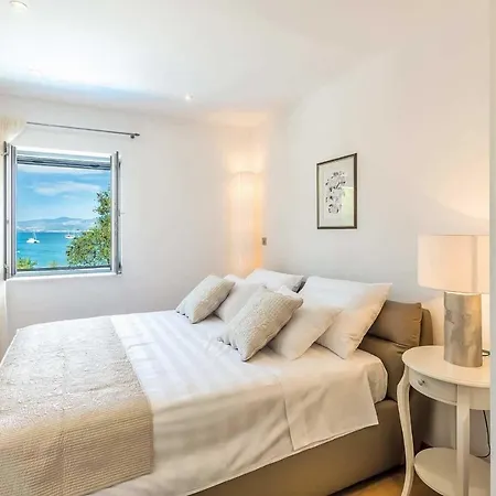 Sleeps 7 Air Con Wifi Split